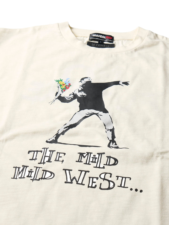 【NEW】Love is in the airTシャツ
