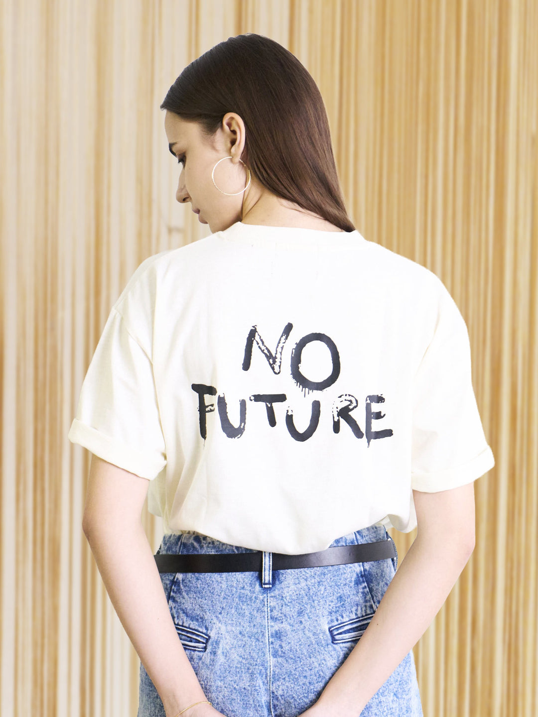【NEW】Love is in the airTシャツ