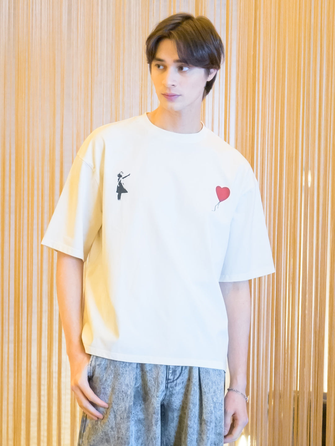 【NEW】Girl with balloonTシャツ